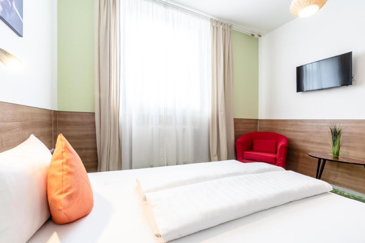 24Seven Apartments - Self Check-In Altdorf  Esterno foto
