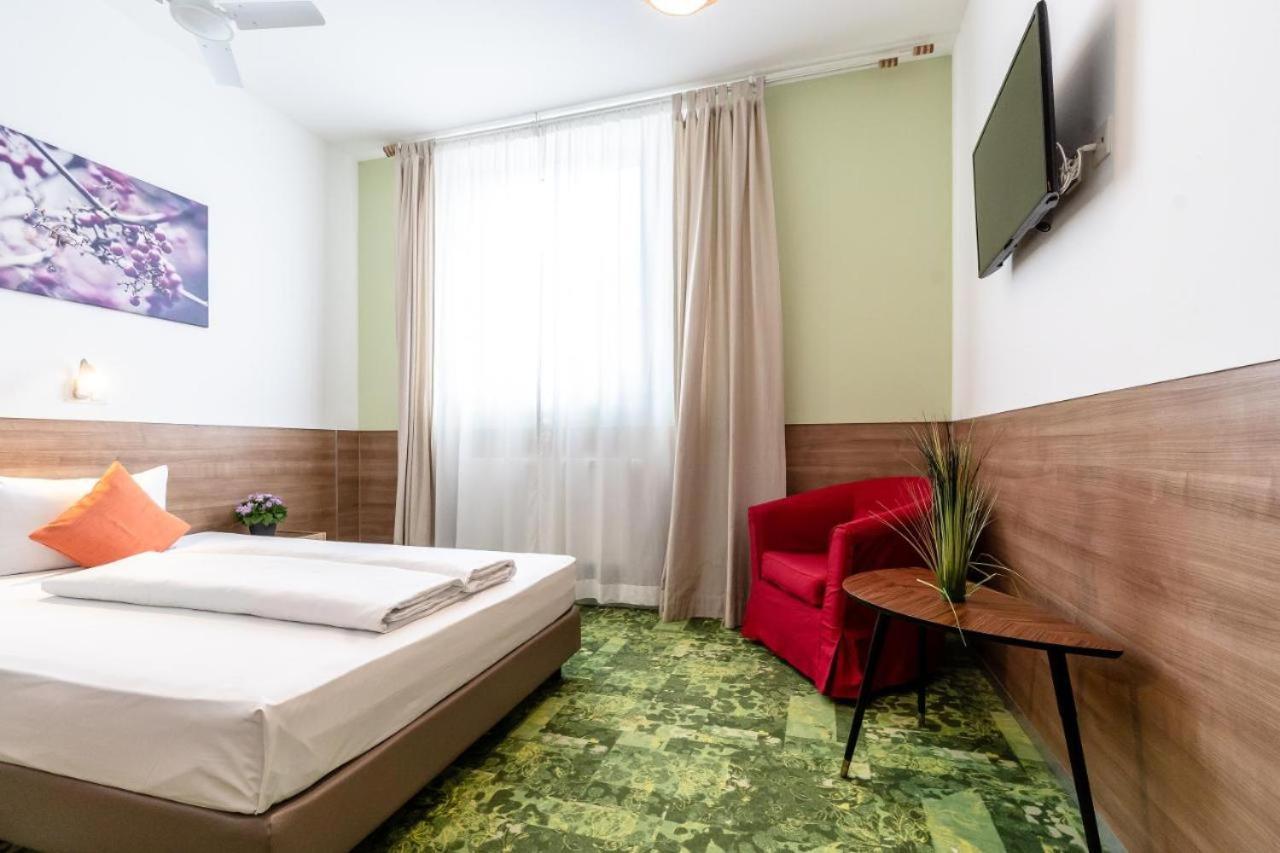 24Seven Apartments - Self Check-In Altdorf  Esterno foto