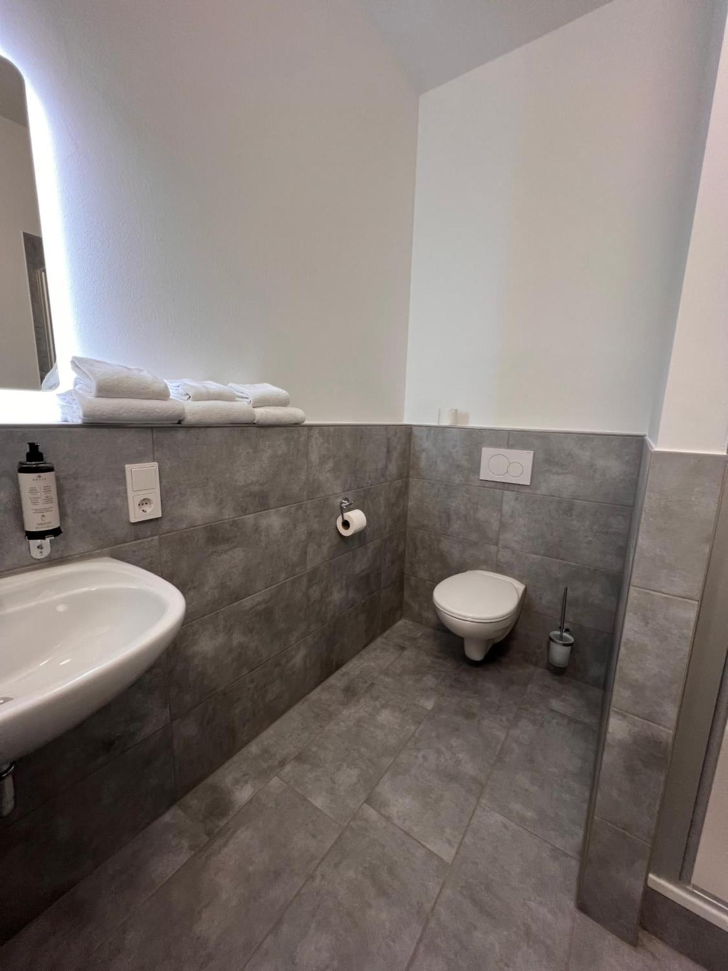 24Seven Apartments - Self Check-In Altdorf  Esterno foto