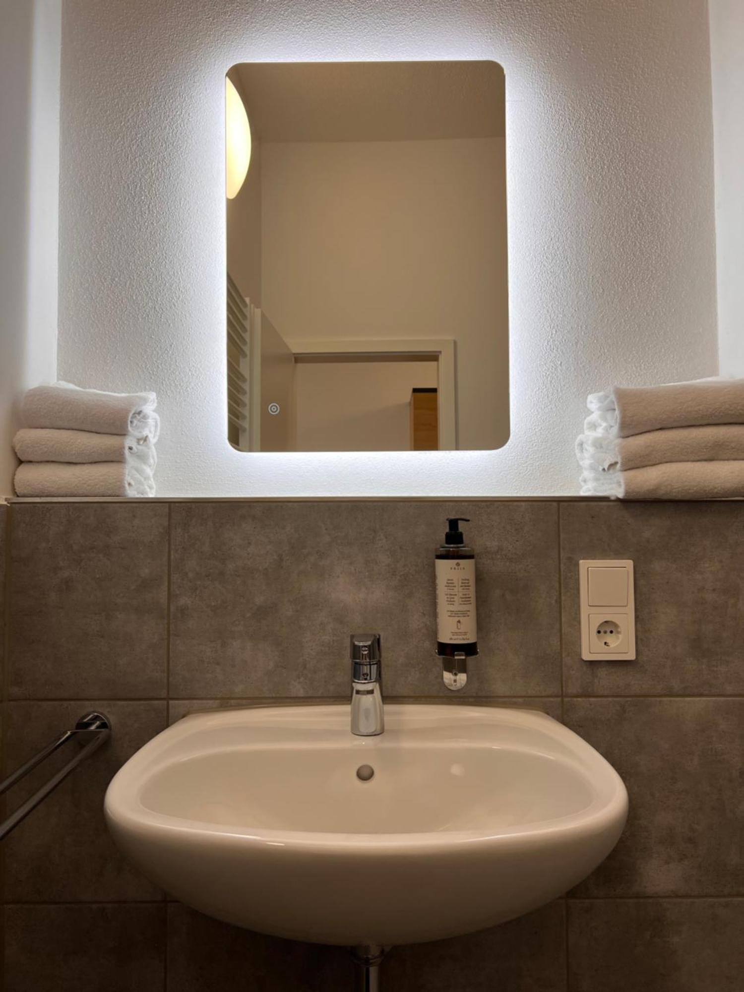24Seven Apartments - Self Check-In Altdorf  Esterno foto